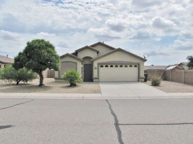 Building Photo - 4BR/2BA/2CG, 1889 sq.ft. home in Copper Sk...