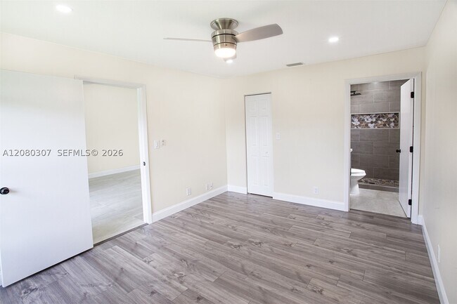 Building Photo - 9431 Boca Cove Cir