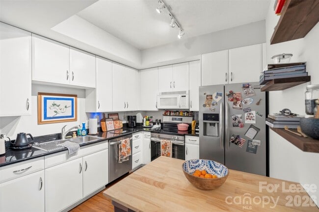 Building Photo - 1320 Fillmore Ave