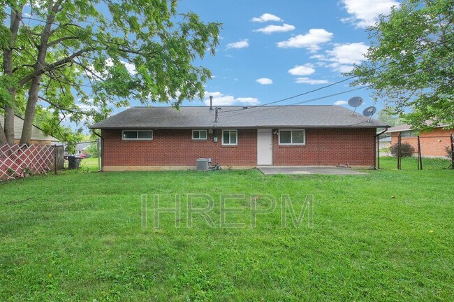 Building Photo - 6403 Roselawn Ave