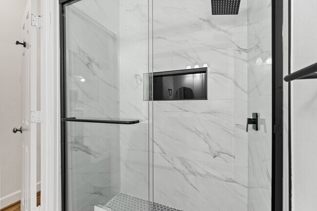 Building Photo - 1912 Shearn St