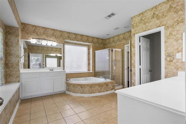 Building Photo - 8036 Ocean Dr