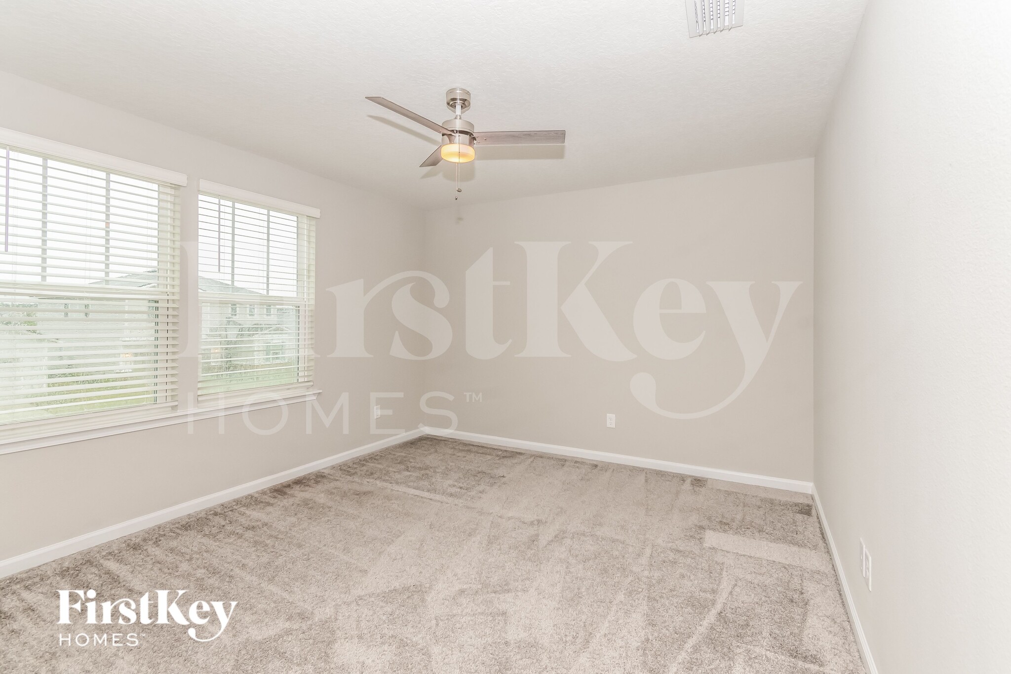 Building Photo - 2081 Amberly Dr