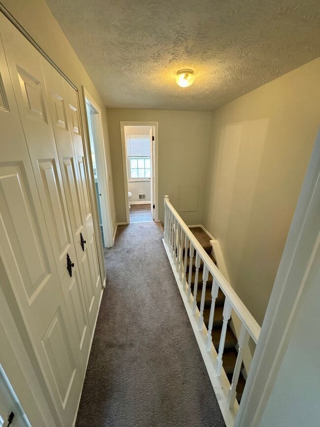 Building Photo - Charming 2 Bed 1 Bath in Cranberry!