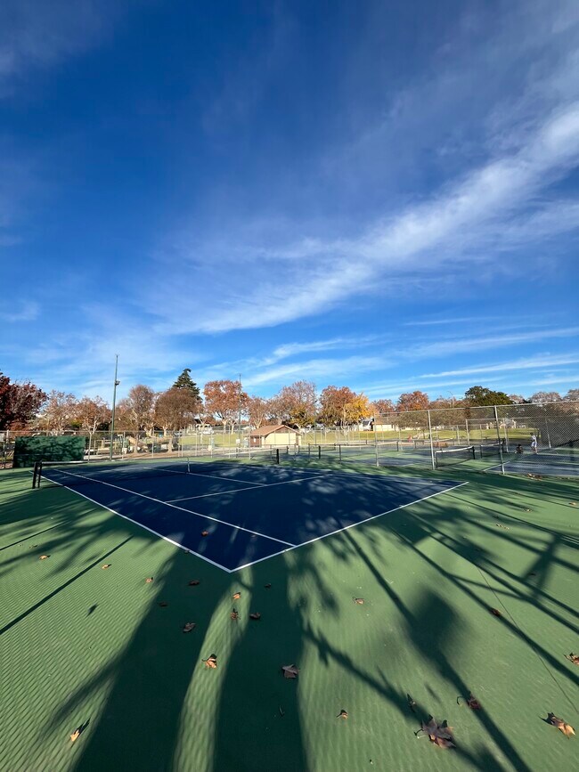 Building Photo - 750 Powell St