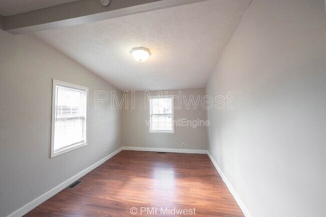 Building Photo - 921 S Buckeye St