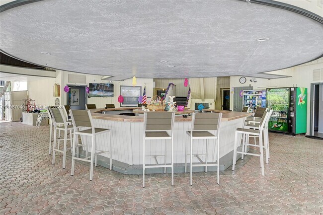 Building Photo - 5431 NE 25th Ave