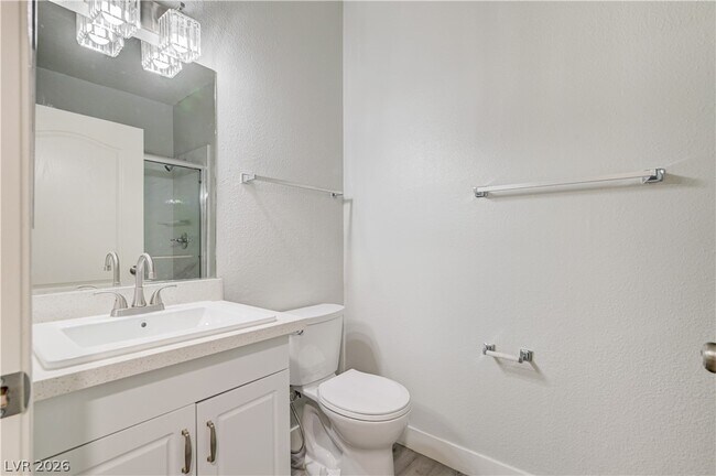 Building Photo - 1900 N Torrey Pines Dr