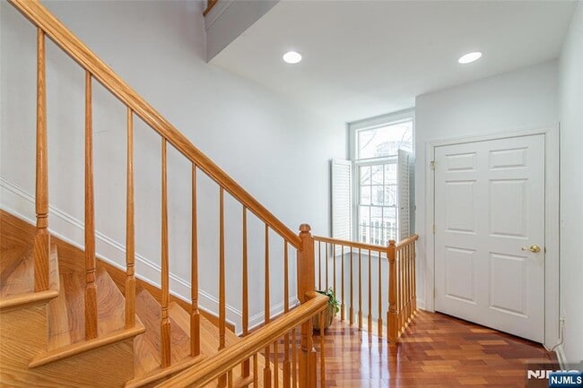 Building Photo - 115 Kensington Ln