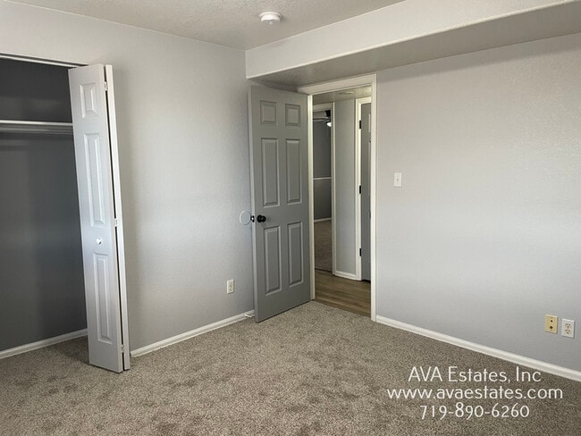 Building Photo - 693 E Laporte Dr