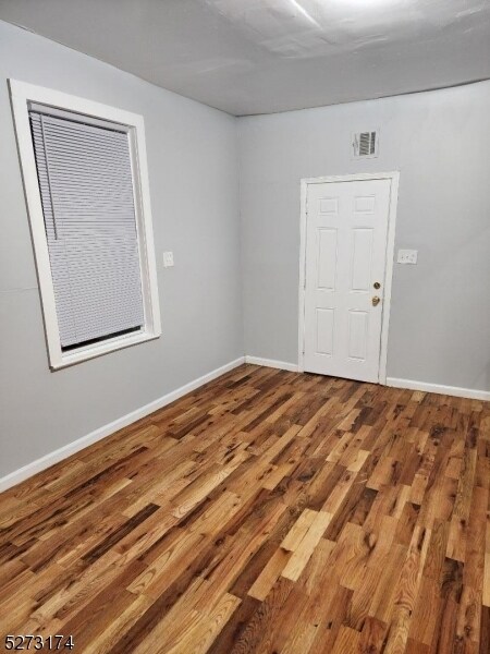 Primary Photo - 69 Columbia Ave