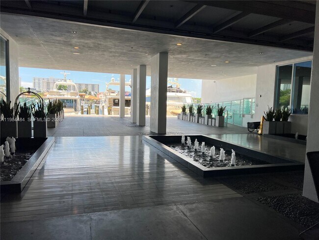 Building Photo - 400 Sunny Isles Blvd