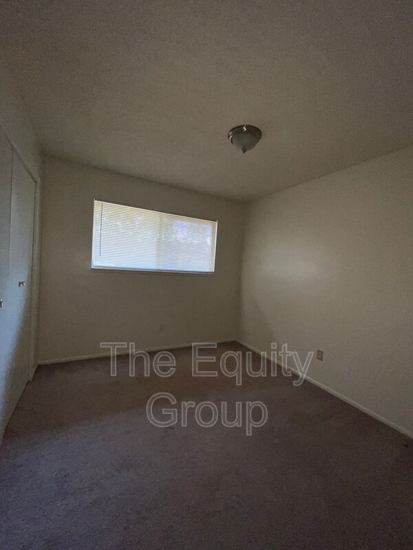 Building Photo - 326 N Westfield St