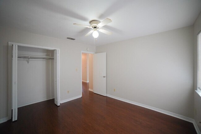 Building Photo - 2739 W Tharpe St