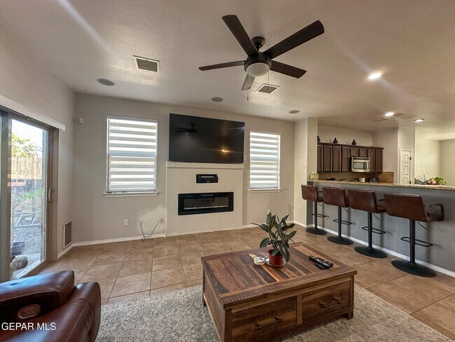 Building Photo - 5037 Lone Cactus Ct