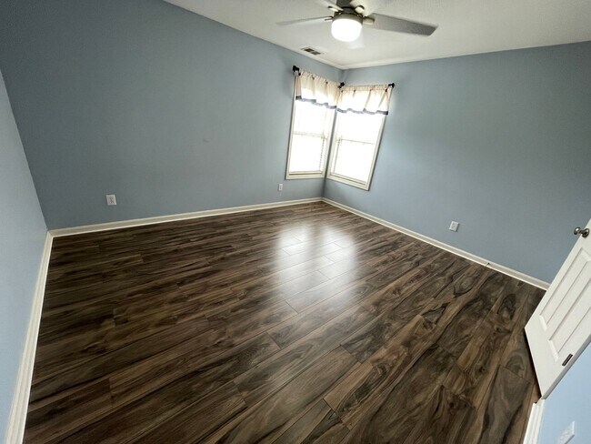 Building Photo - 10916 Collington Dr