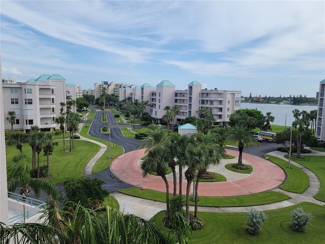 Building Photo - 8041 Sailboat Key Blvd S