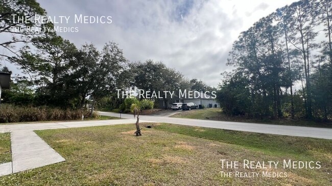 Building Photo - 1247 San Matio St