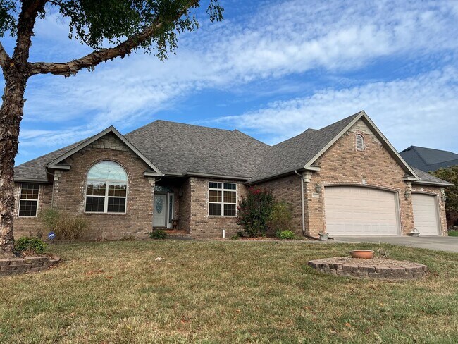 Primary Photo - ***PRICE ADJUSTMENT - MOVE IN SPECIAL***