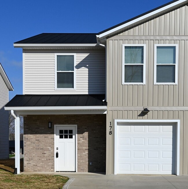 Building Photo - 178 Brushwood Dr