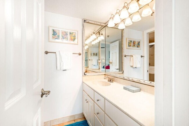 Building Photo - 3768 E County Hwy 30A