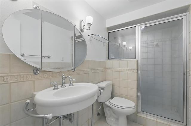 Building Photo - 4320 Bellaire Dr S