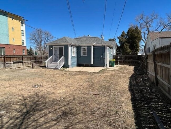 Building Photo - 3703 S Sherman St