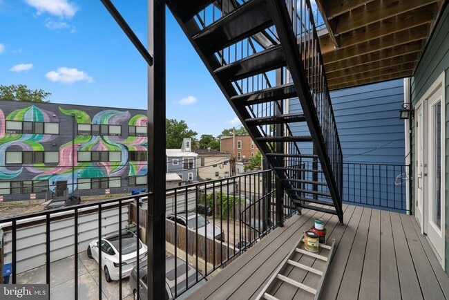 Building Photo - 1228 I St NE