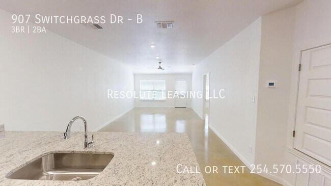Building Photo - 907 Switchgrass Dr
