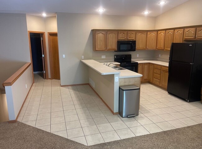 Building Photo - 27-28 Cherry Hill Ct - Hampton, IL