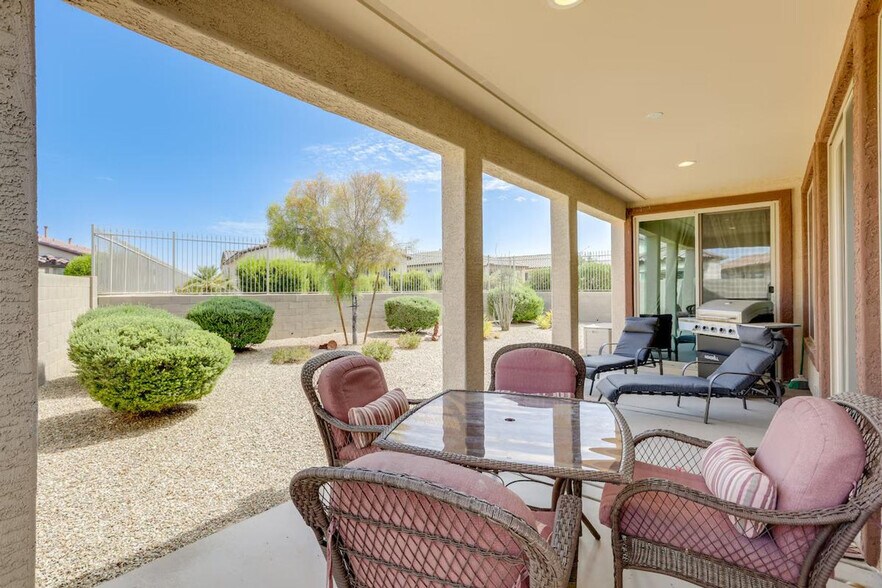 Building Photo - 17932 W Glenhaven Dr