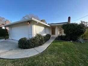 Building Photo - Rare Lindell Drive Single-Family Home in Prime Walnut Creek Location!