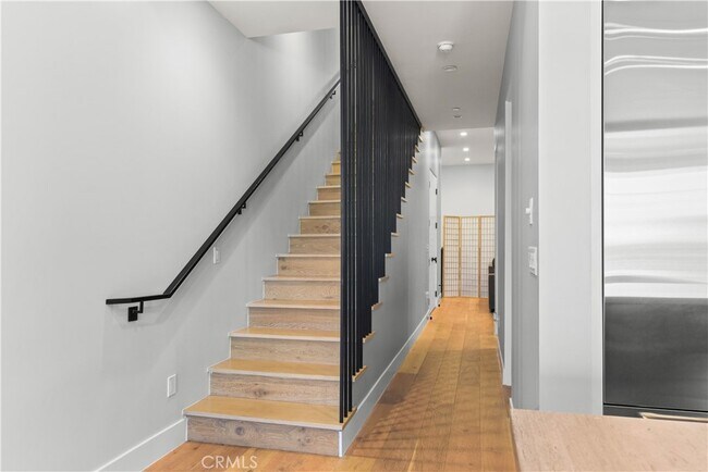 Building Photo - 723 Pier Ave