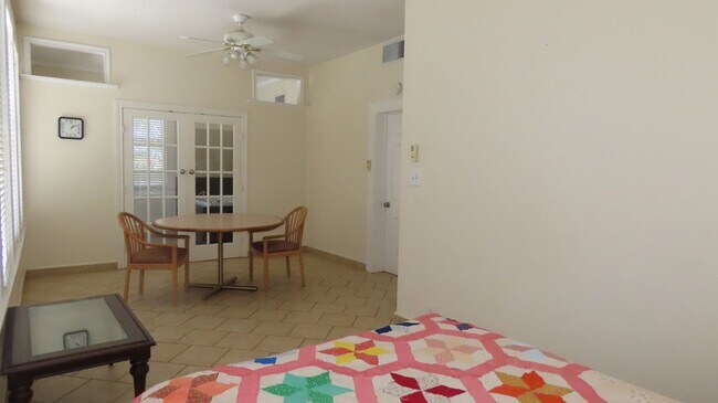 Building Photo - 417 S Chilton Ave