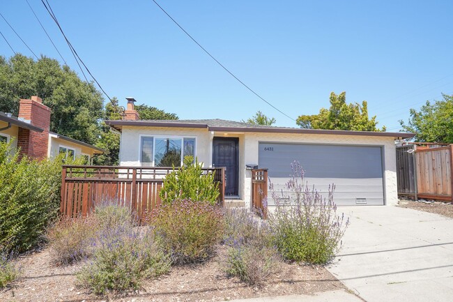 Primary Photo - 3 Bedroom Home Available in East Richmond ...
