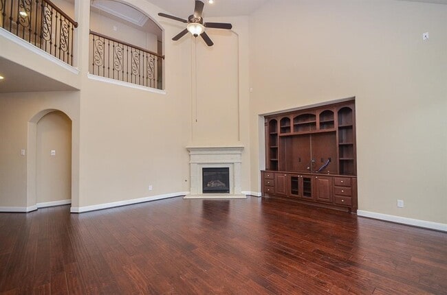 Building Photo - 510 McAllister Ave