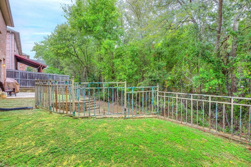Building Photo - 2409 Creek Villas Dr
