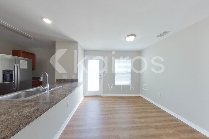 Building Photo - 2825 NW 3rd Pl