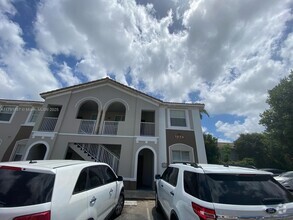 Building Photo - 1656 SE 29th Ct