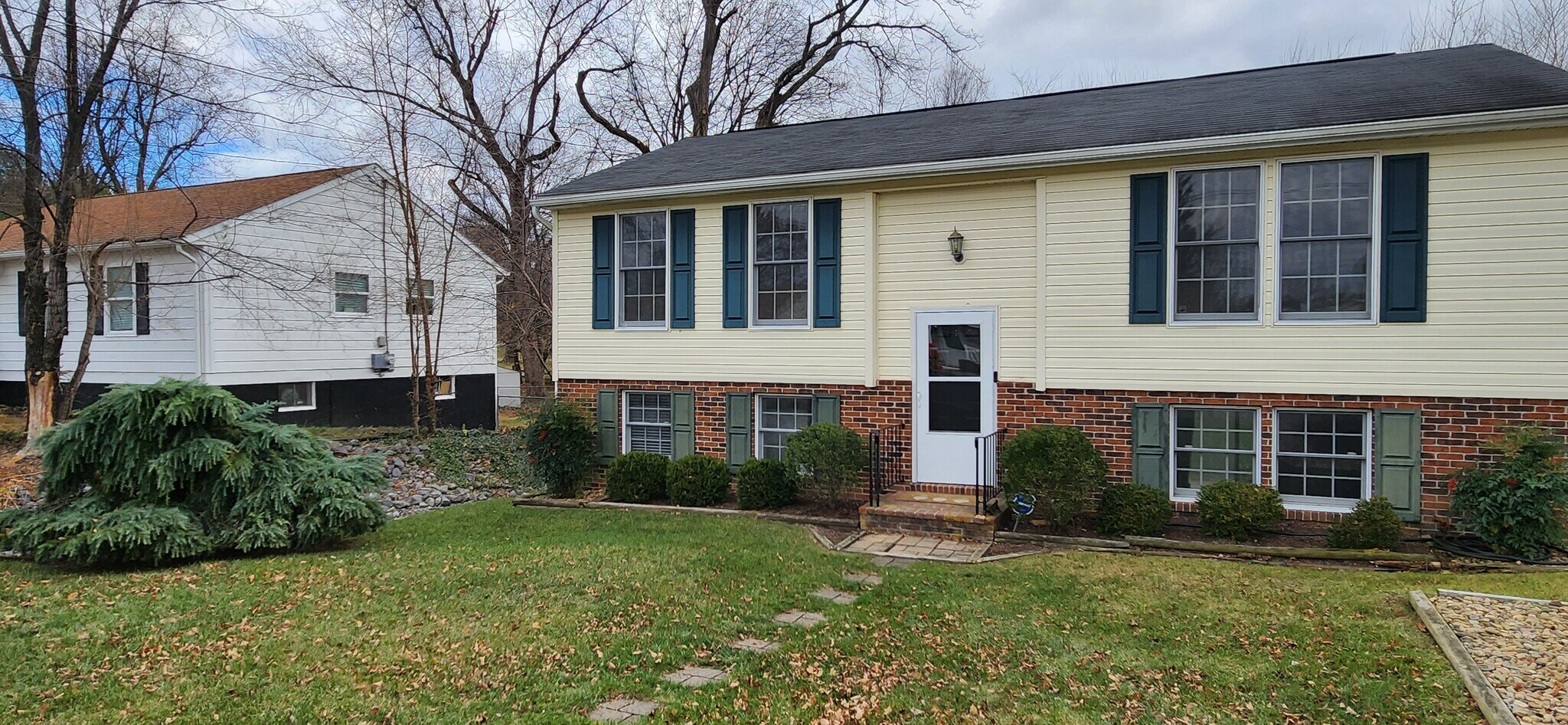 Building Photo - 226 Allison Ave