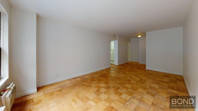 Building Photo - 236 E 36th St