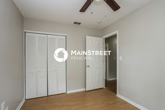 Building Photo - 3 Bedroom Pet-Friendly Home in TAMPA, FL w...