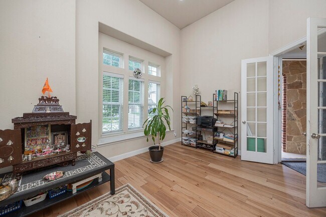 Building Photo - 6220 Eldridge Ln
