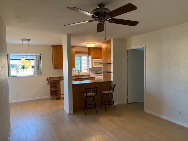 Primary Photo - 3142 Midway Dr