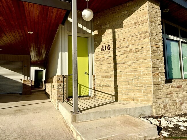 Building Photo - 416 Starlight Vlg Lp