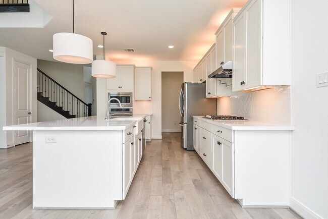 Building Photo - 18251 Winding Willow Oak Way