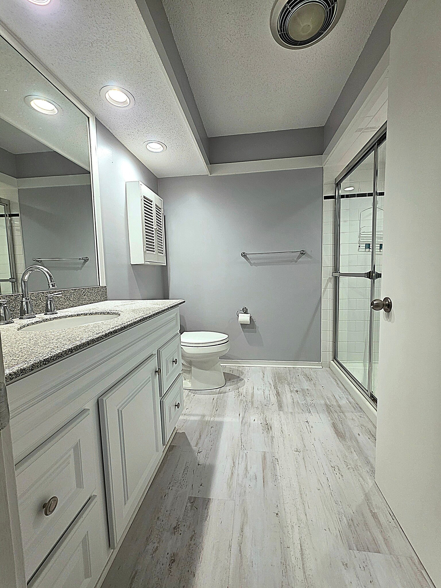 renovated full bath with low step shower - 563 Heritage Vlg