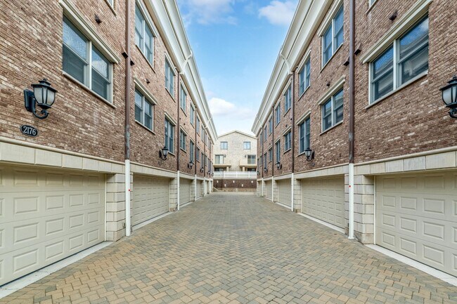 Building Photo - 2175 Edwin Ave