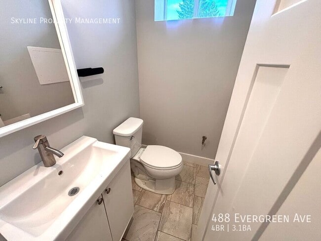 Building Photo - 488 Evergreen Ave