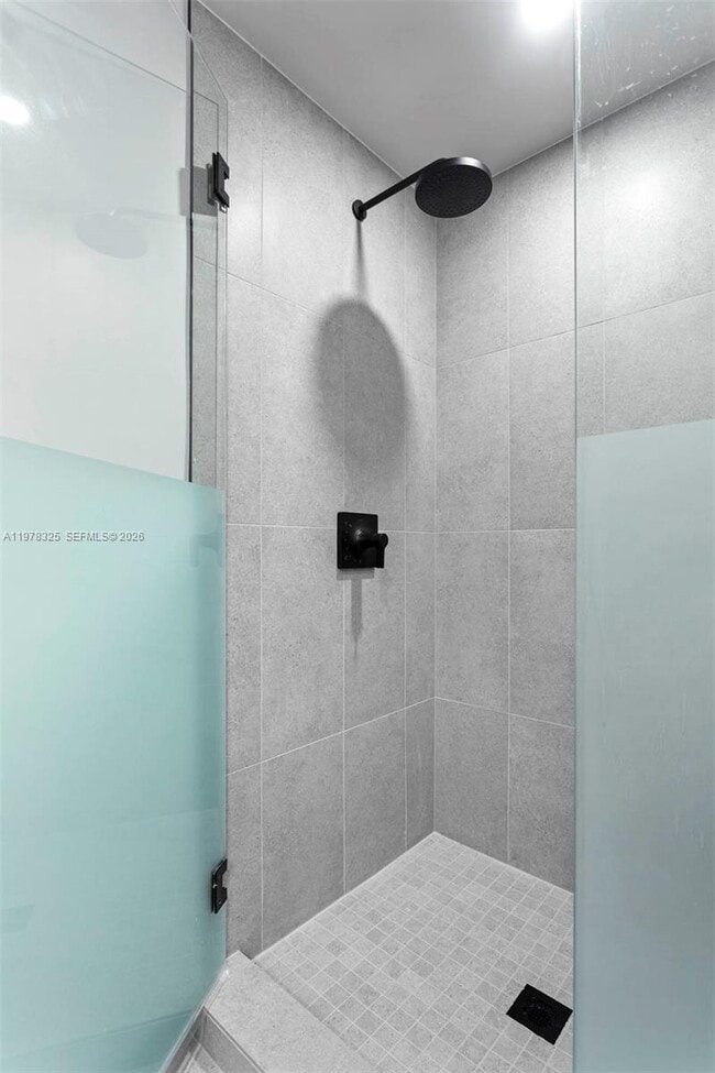 Building Photo - 121 NE 5th St